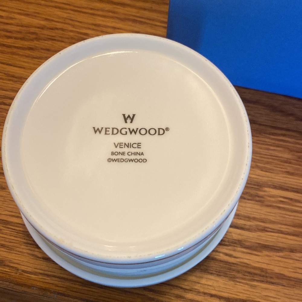 Vintage Wedgwood Venice Bone China Trinket Jewelry Box - Picture 9 of 9